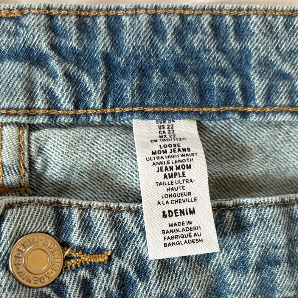 H&M Women's Light Blue Mom Jeans - Picture 2 of 6